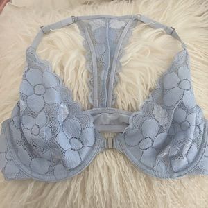 BABY BLUE LACY BRA 34D Lightly Worn Racerback flower embroidery